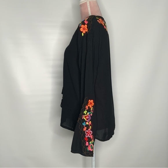 Misa Los Angeles gorgeous embroidered top. - Picture 6 of 11